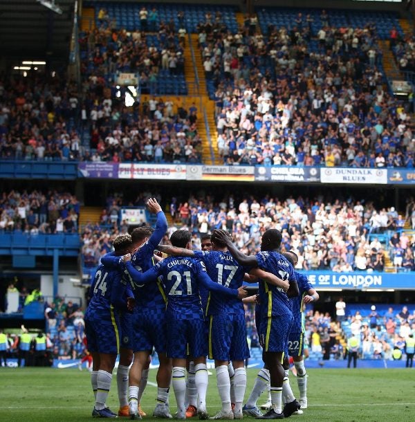 Jugadores del Chelsea celebran durante partido