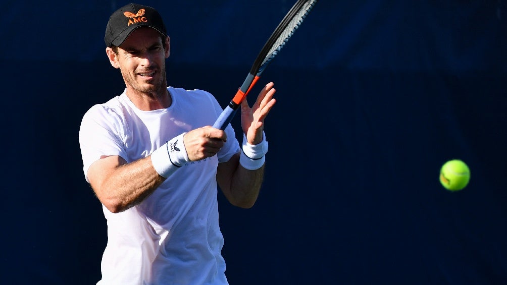 Andy Murray jugando partido de tenis