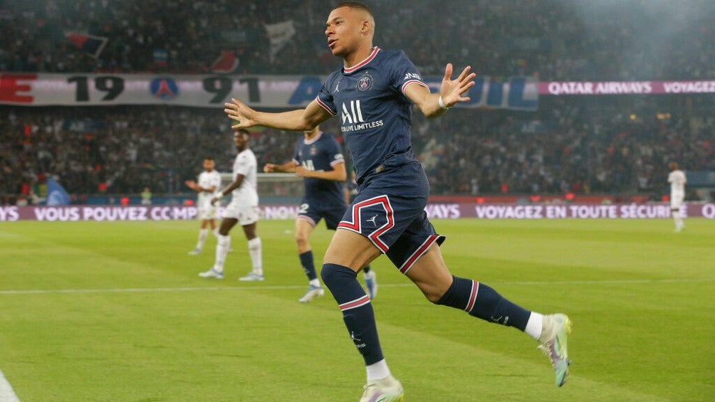 Kylian Mbappé celebra con el PSG