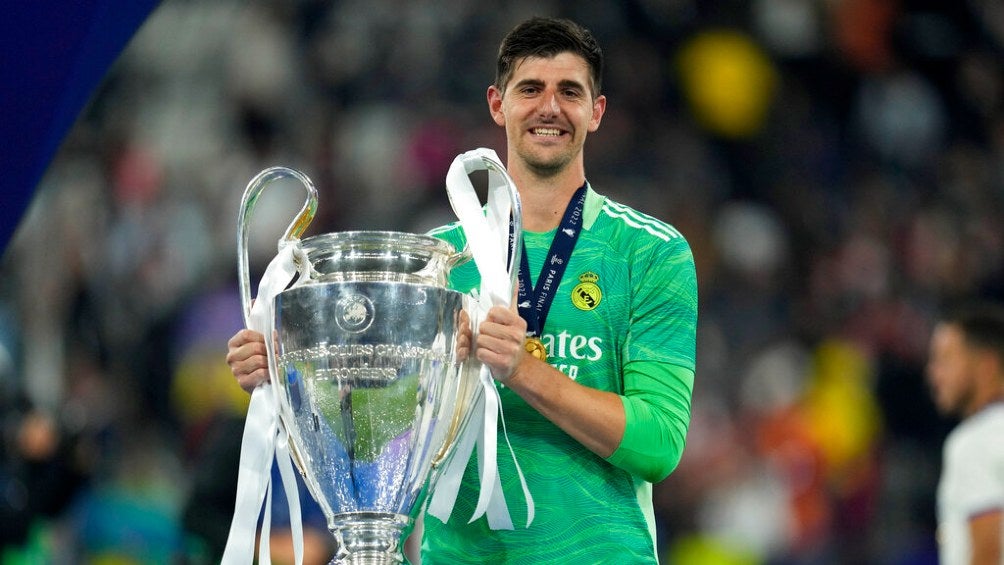 Thibaut Courtois festejando el título de la Champions League