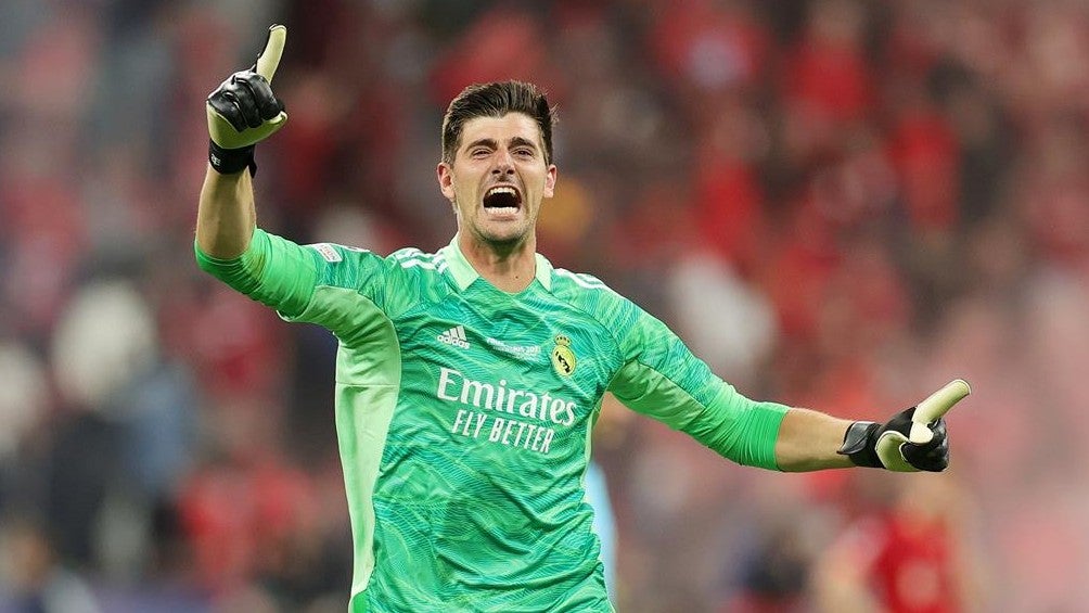 Thibaut Courtois festejando el título de la Champions League