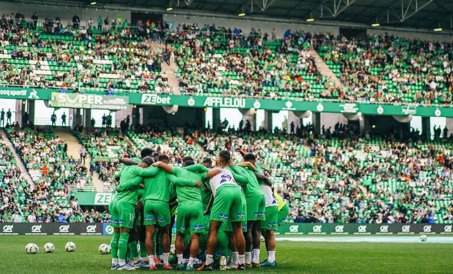 Jugadores Verdes previo al juego ante el Auxerre