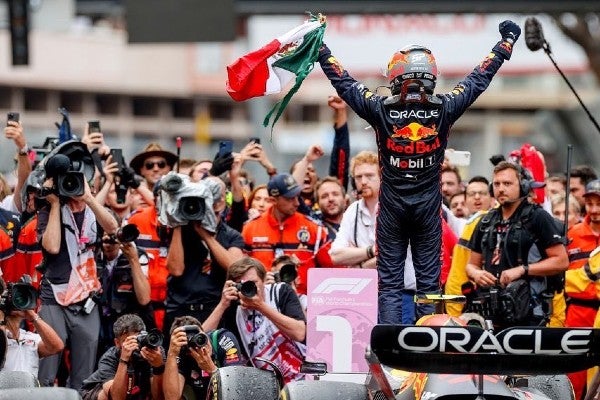 Checo Pérez en el GP de Mónaco ante los medios