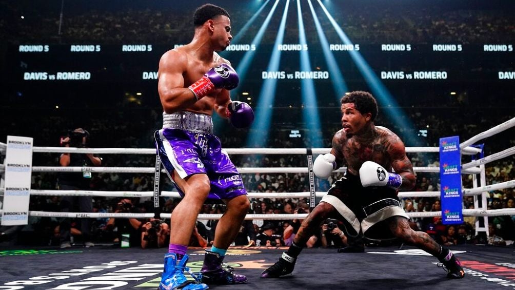 Gervonta Davis durante la pelea ante Rolando Romero