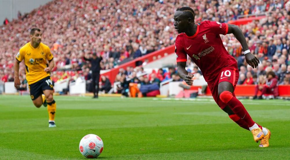 Sadio Mané jugando Liverpool ante Wolverhampton 