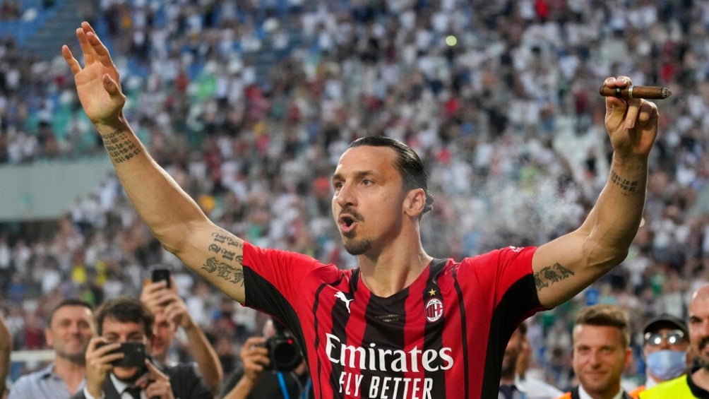 Zlatan celebrando el título de la Serie A