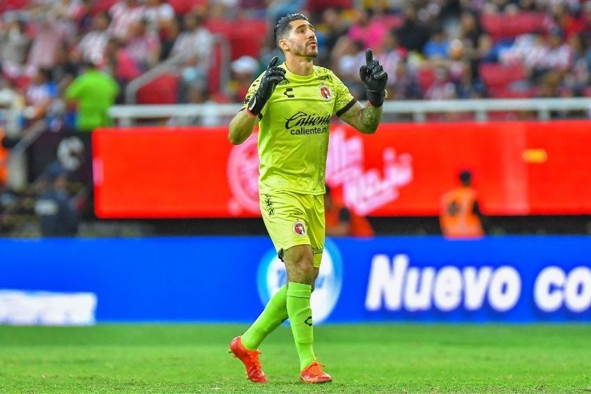 Gil Alcalá durante un partido de Xolos