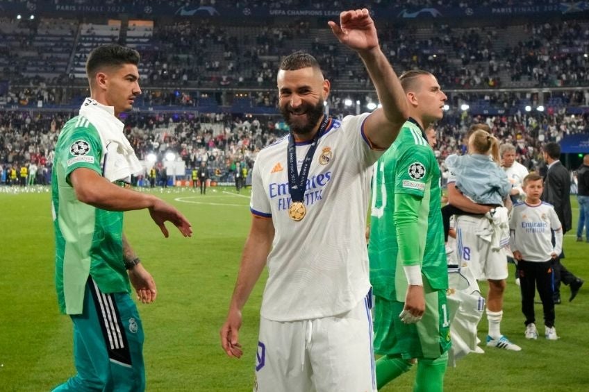 Karim Benzema festejando el título de la Champions League