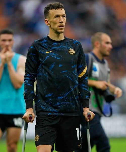 Ivan Perisic al final de un partido de fútbol de la Serie A