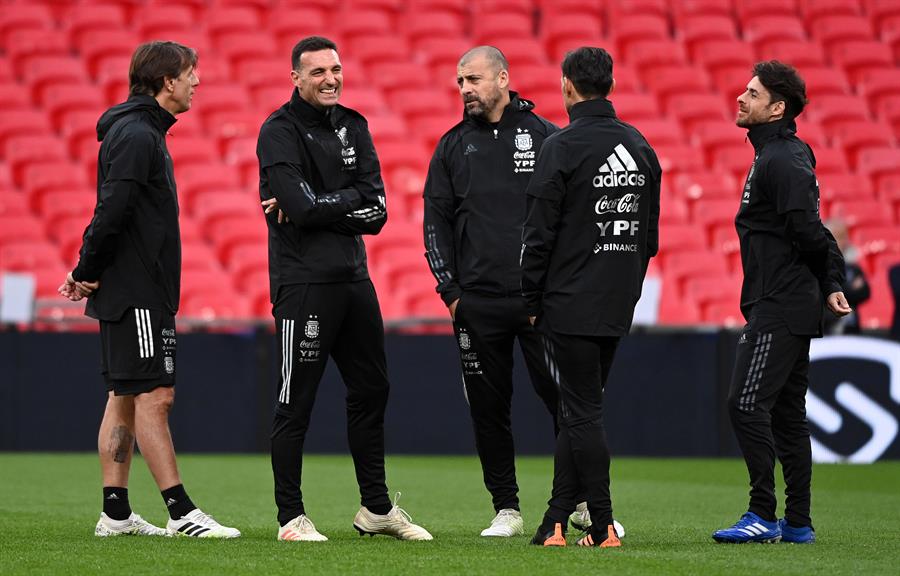 Scaloni en un entrenamiento de Argentina