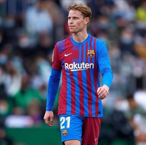 Frenkie de Jong jugando con el Barcelona