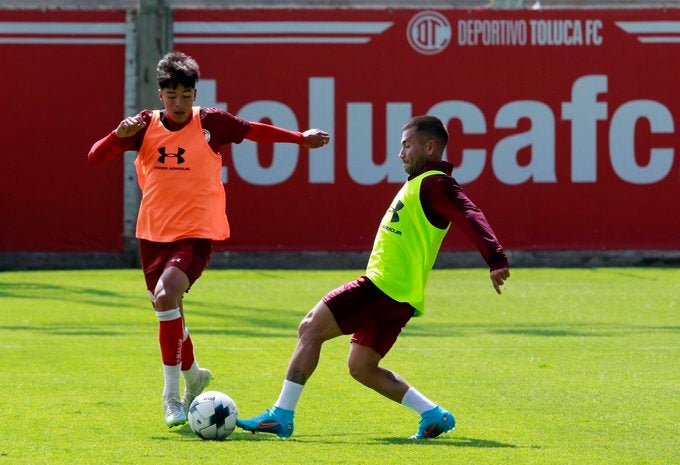 Jean Meneses en entrenamiento con Toluca