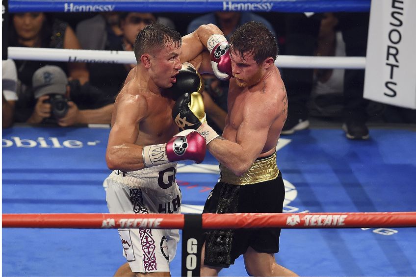 Canelo enfrentando a Golovkin