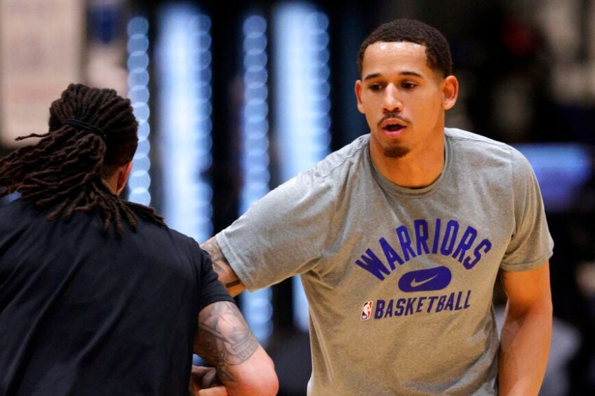 Juan Toscano entrenando con Golden State Warriors