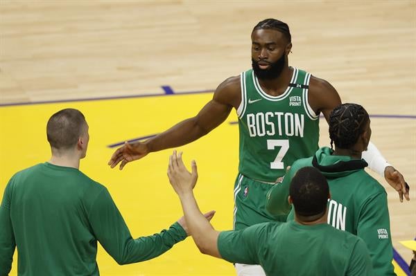 Jugadores de Celtics en festejo