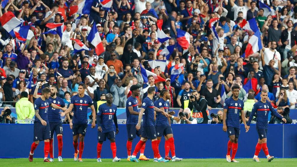 Francia festejando gol ante Dinamarca en la UEFA Nations League