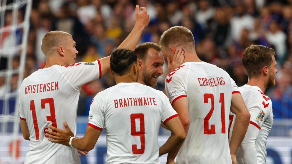 Dinamarca festejando gol ante Francia en la UEFA Nations League