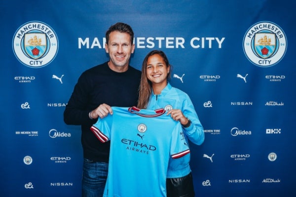 Deyna Castellanos firma con el Manchester