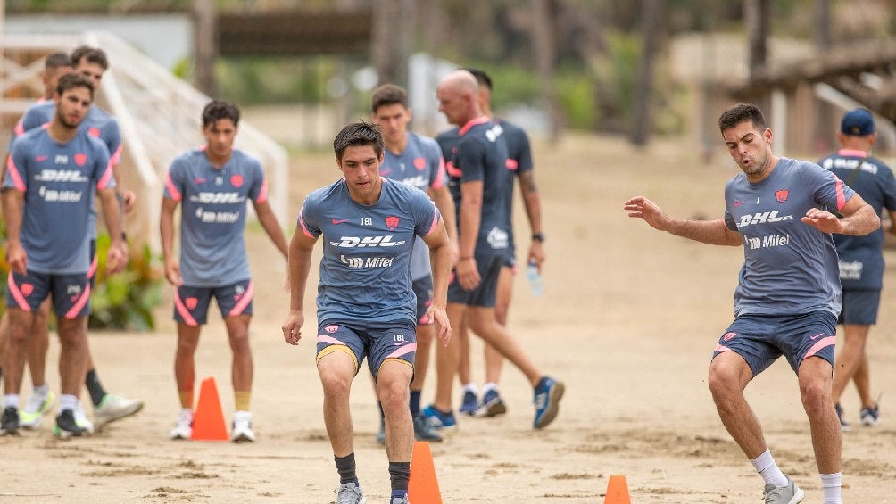 Pumas realizando pretemporada en Acapulco