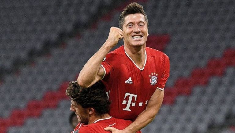 Robert Lewandowski celebrando un gol con el Bayern