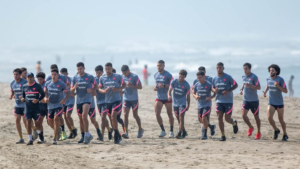 Pumas realizando pretemporada en Acapulco