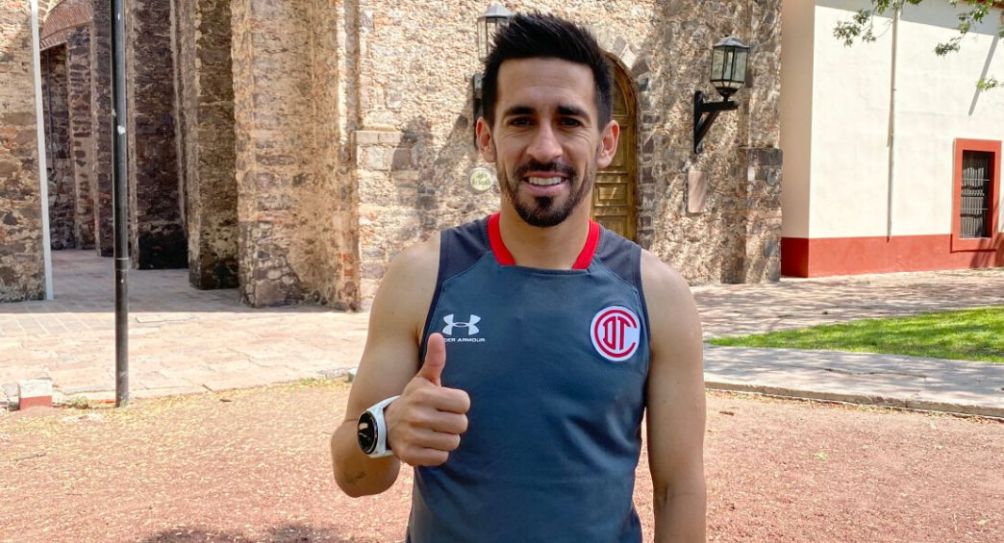 Fernando Navarro en pretemporada con Toluca