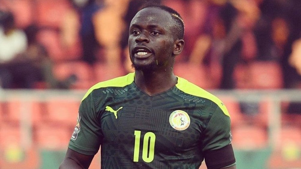 Sadio Mané jugando partido con la Selección de Senegal