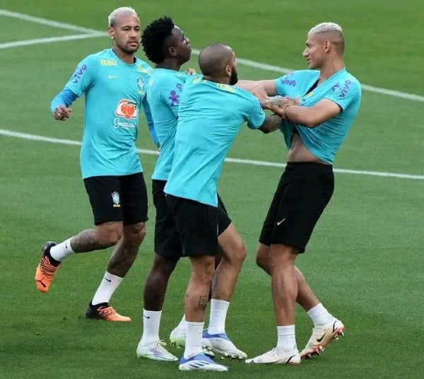 Richarlison y Vinicius Jr se pelearon durante entrenamiento de Brasil 