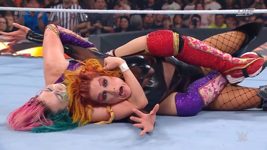 Asuka y Becky Lynch