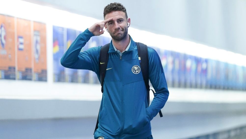 Miguel Layún en un partido de América