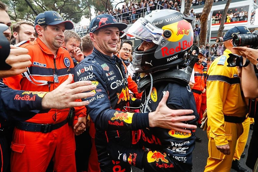 Verstappen y Checo Pérez tras el GP de Mónaco