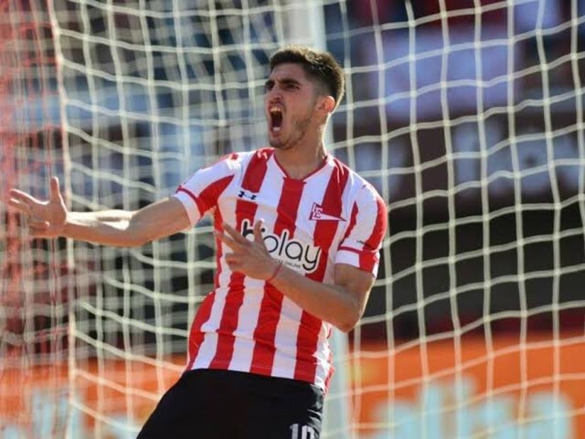 Gustavo del Petre en un juego con los Estudiantes de la Plata