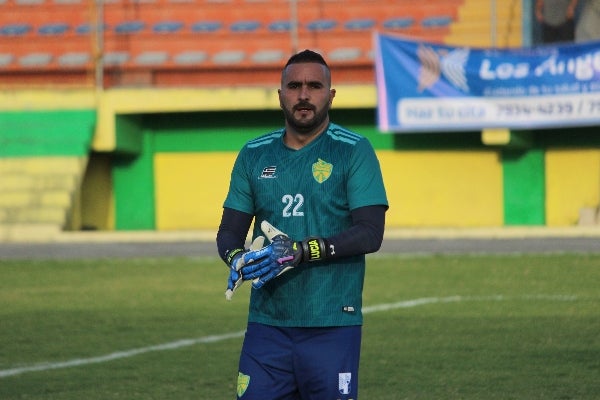 Liborio en la cancha de juego 