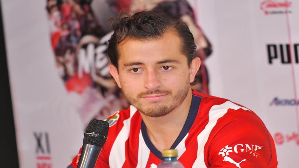 Alan Mozo durante su presentación con Chivas