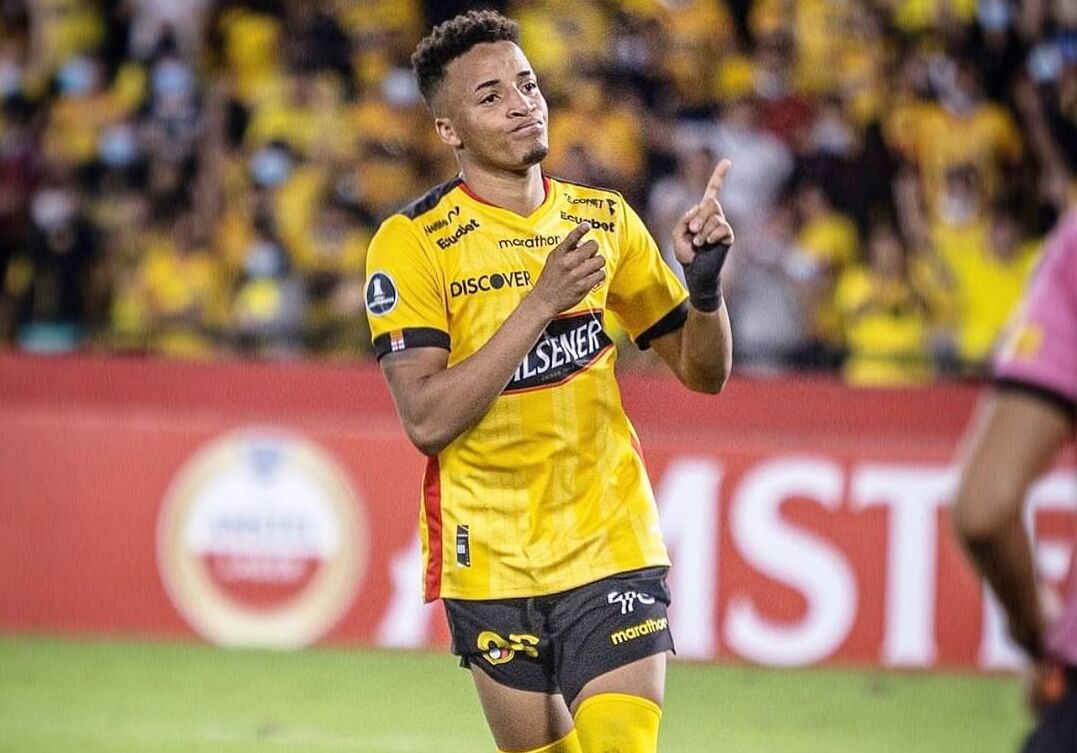 Byron Castillo en partido con el Barcelona de Guayaquil