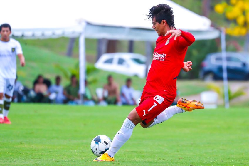 José Juan Macías durante un partido de Chivas