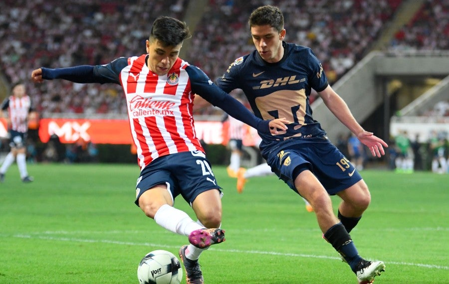 Santiago Trigos durante partido ante Chivas