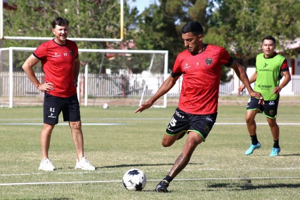 Cristante durante entrenamiento del FC Juárez