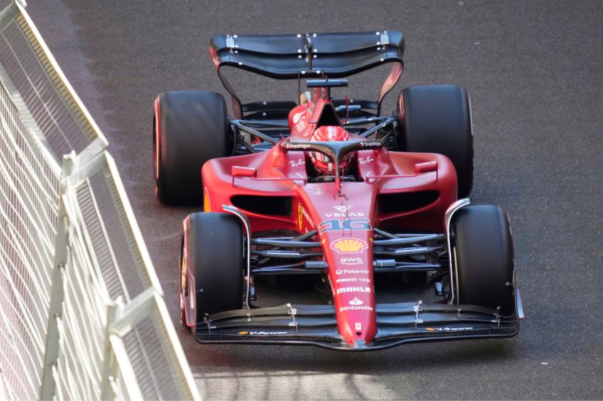 Charles Leclerc durante los entrenamientos libres