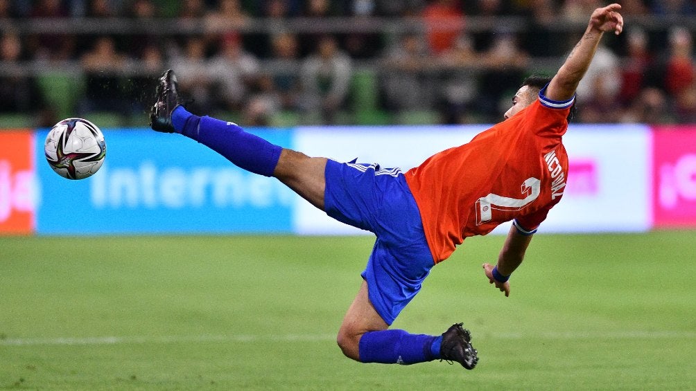 Nicolás Díaz jugando con la Selección de Chile