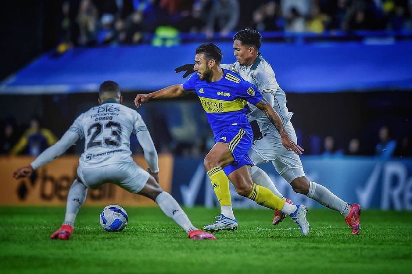 Eduardo Salvio durante un partido de Boca Juniors