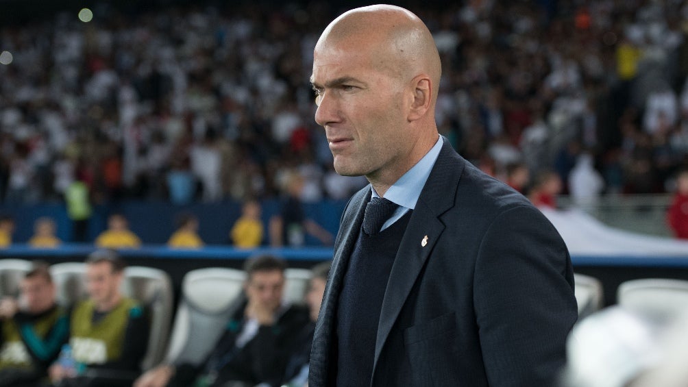 Zidane en su etapa dirigiendo al Real Madrid