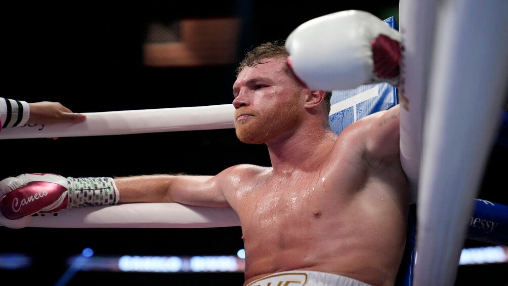 Canelo Álvarez en su esquina