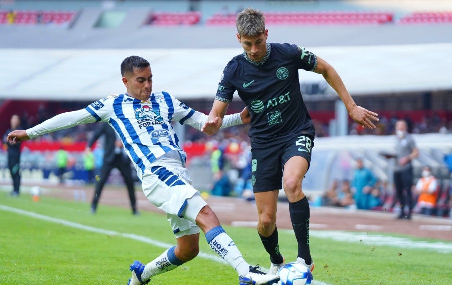 Lainez en juego ante Pachuca