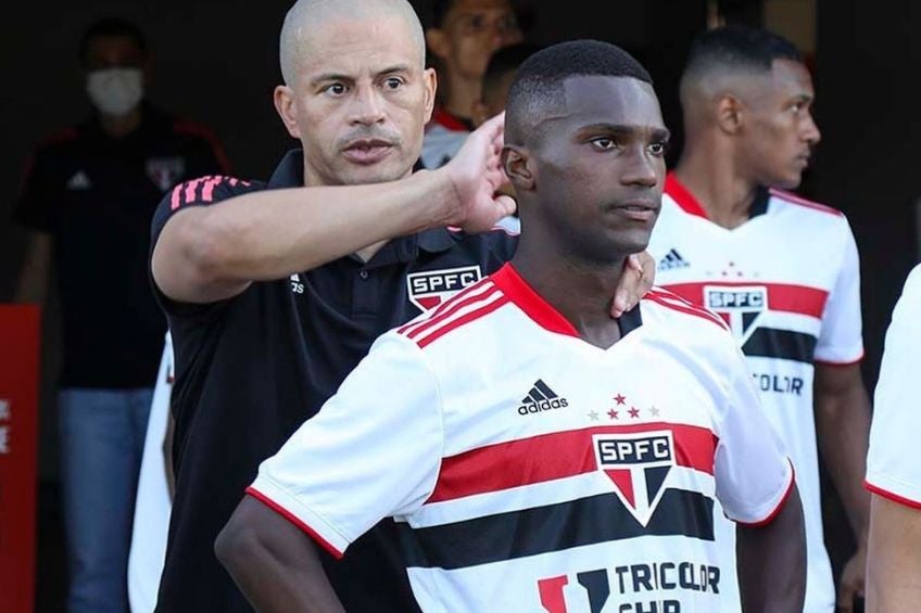 Vitinho previo a un partido del Sao Paulo