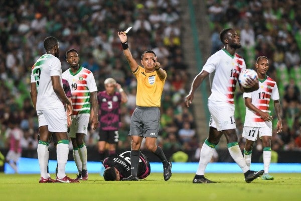 Arbitraje en el México vs Surinam