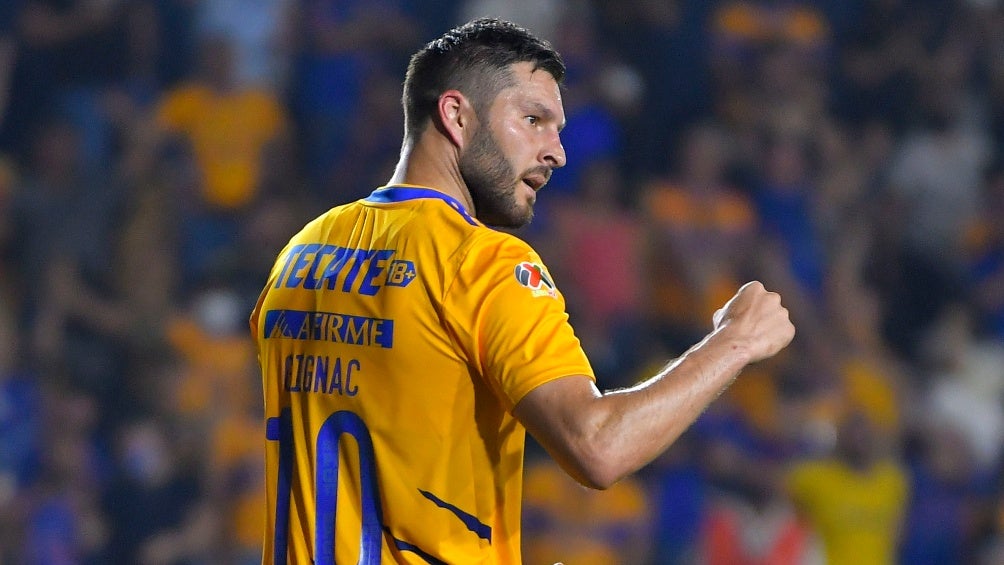 Gignac celebrando un gol con Tigres