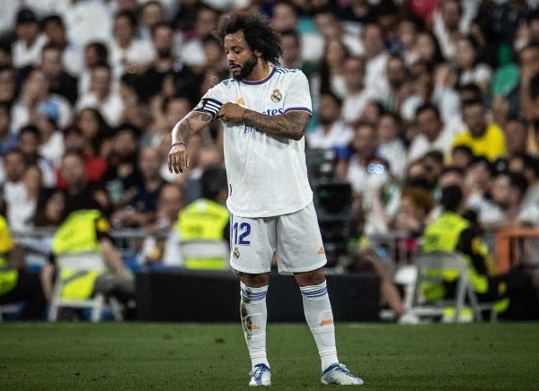 Marcelo porta el gafete de capitán del Real Madrid 