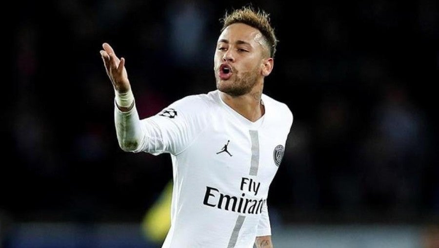 Neymar celebra gol con el PSG