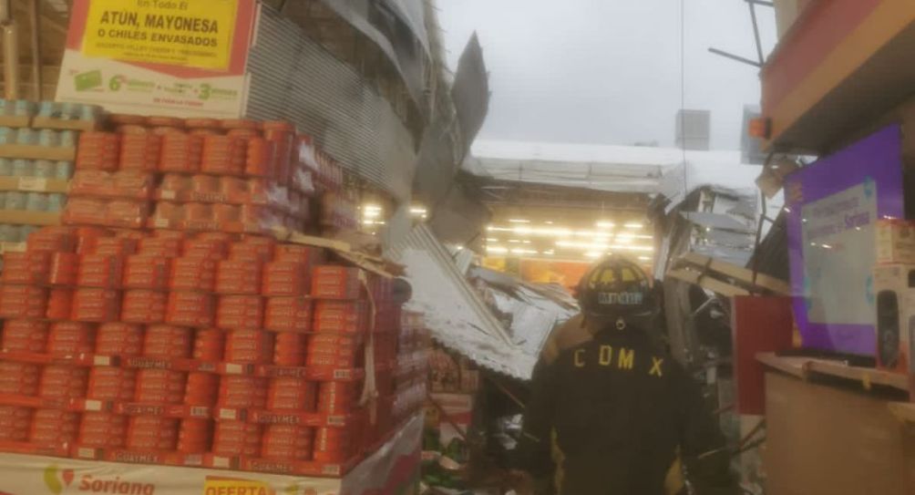 Techo del supermercado tras las fuertes lluvias